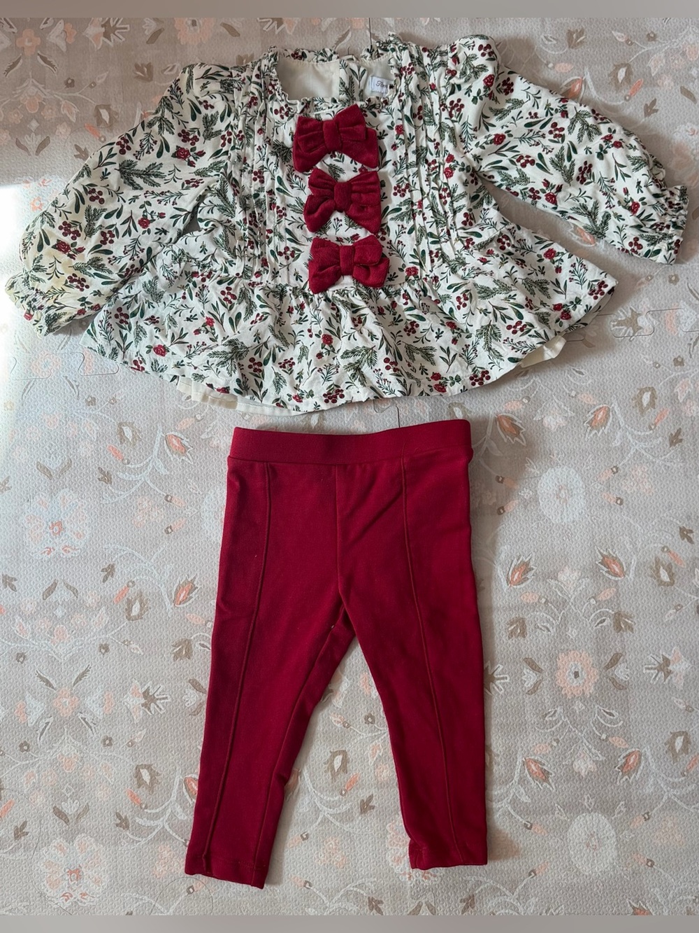 Tommy Bahama Set with Green & Red Sprig Print